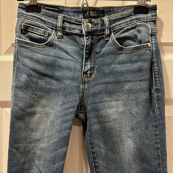 Judy Blue Jeans - Picture 3 of 7